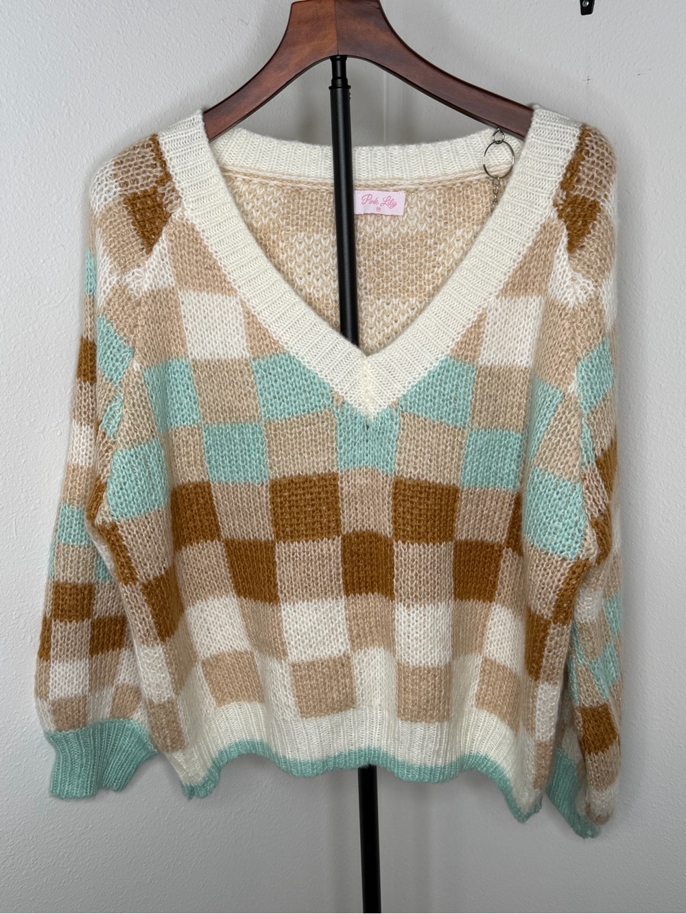 Pink Lily Multi Color Checker V-Neck Knit Oversized Sweater Size Medium - Picture 2 of 11